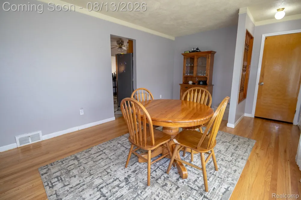 141 Lathers Street Garden City City, MI 48135