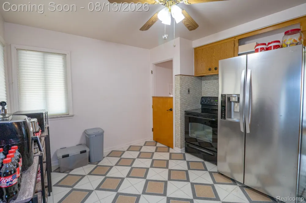 141 Lathers Street Garden City City, MI 48135