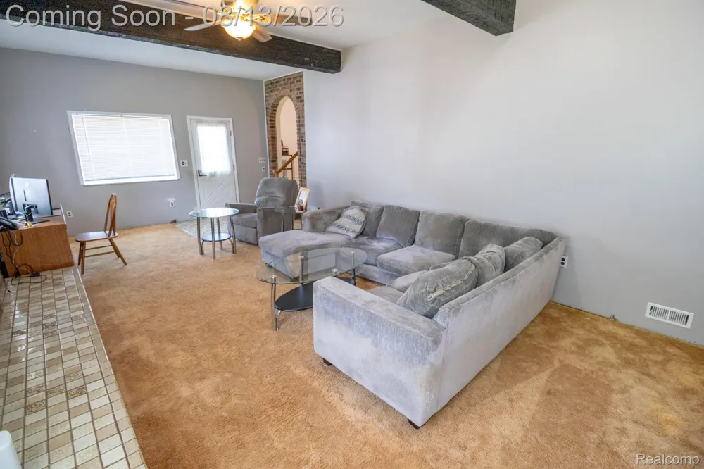 141 Lathers Street Garden City City, MI 48135