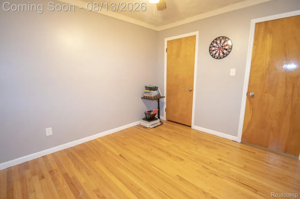 141 Lathers Street Garden City City, MI 48135