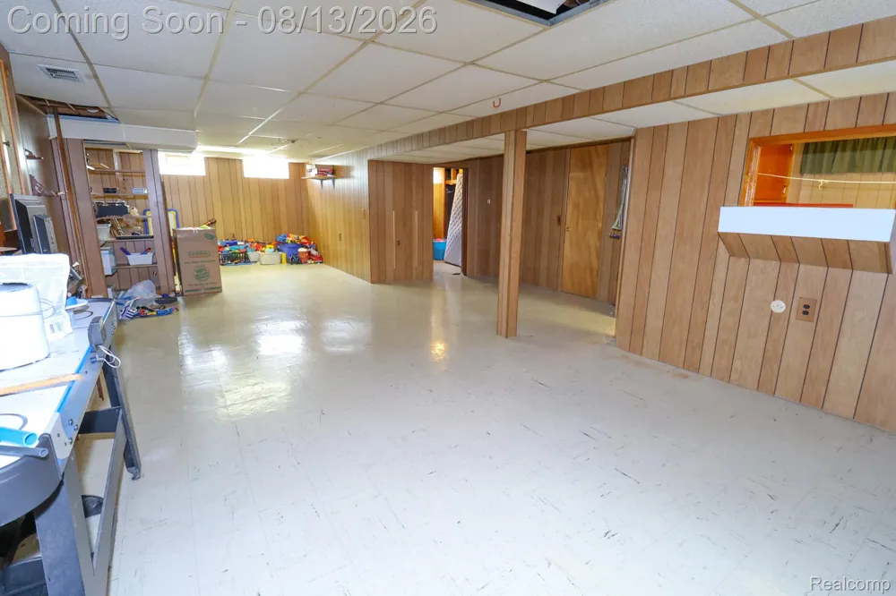 141 Lathers Street Garden City City, MI 48135
