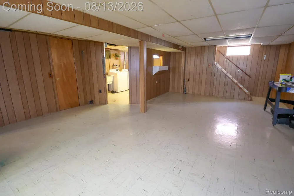 141 Lathers Street Garden City City, MI 48135