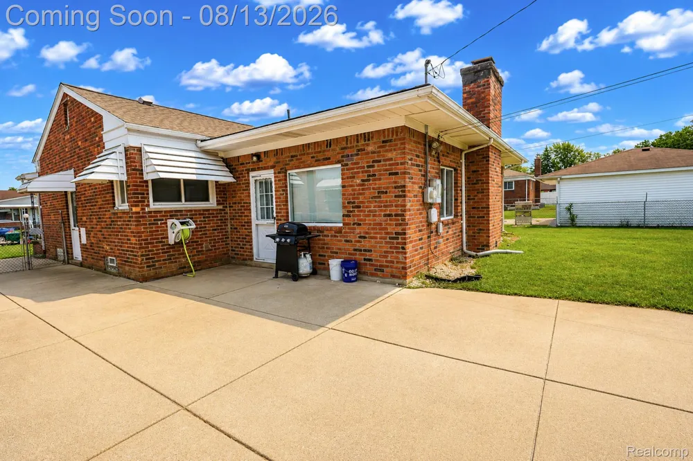 141 Lathers Street Garden City City, MI 48135