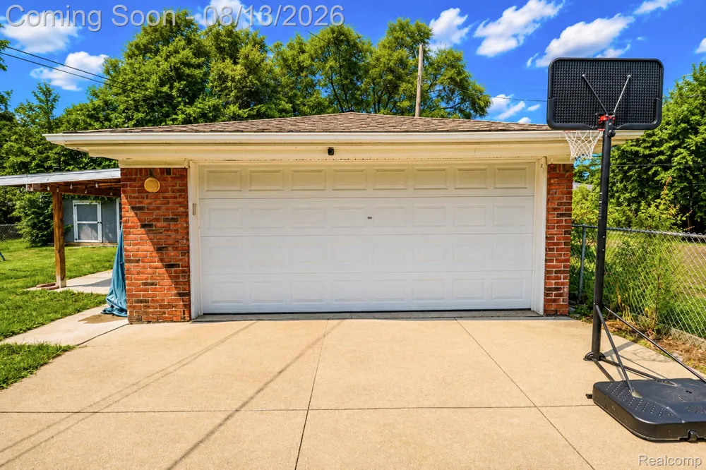 141 Lathers Street Garden City City, MI 48135