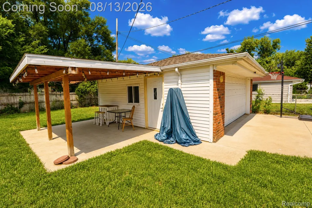 141 Lathers Street Garden City City, MI 48135