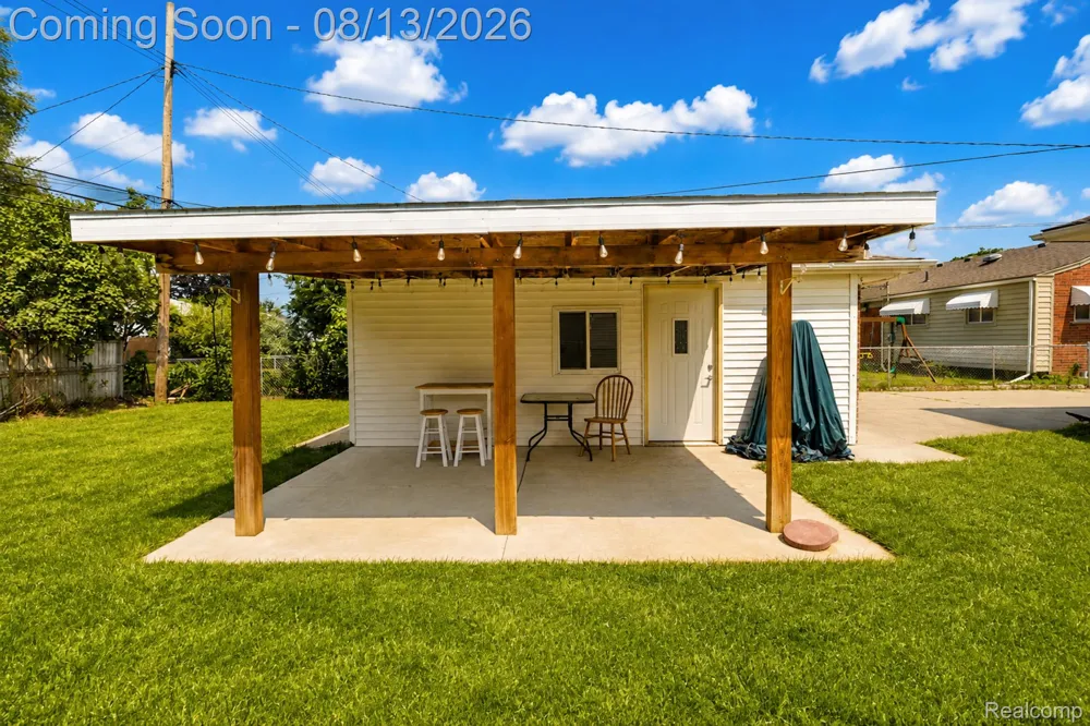 141 Lathers Street Garden City City, MI 48135