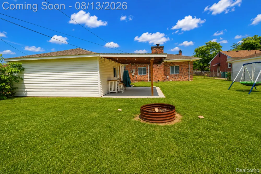 141 Lathers Street Garden City City, MI 48135