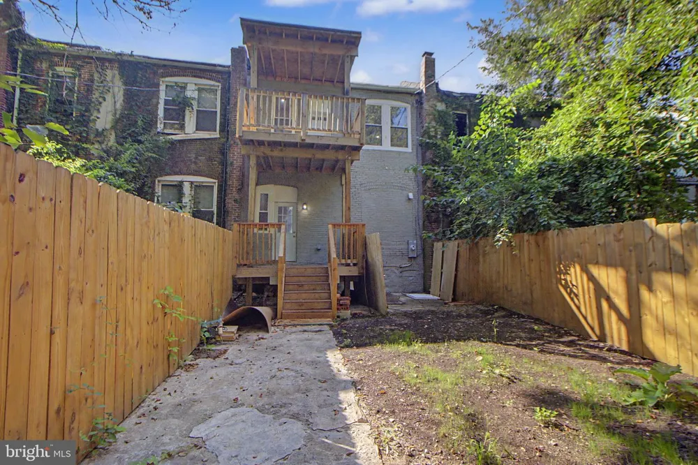 2810 SUFFOLK AVENUE Baltimore, MD 21215