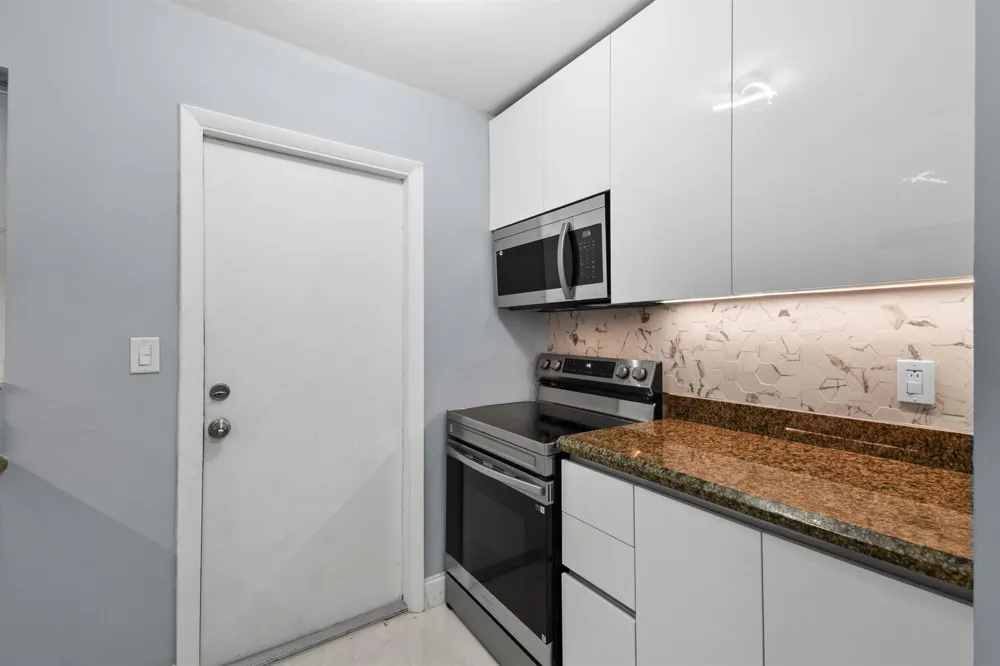 968 W 9TH STREET #A1 Riviera Beach, FL 33404