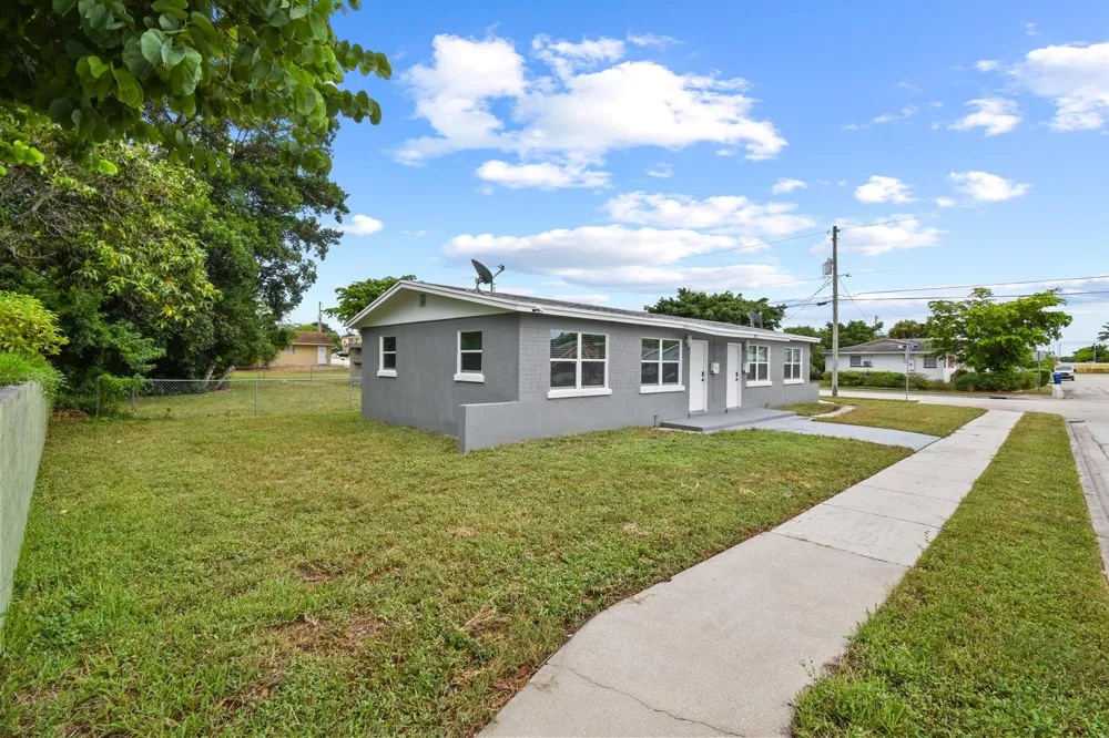 968 W 9TH STREET #A1 Riviera Beach, FL 33404