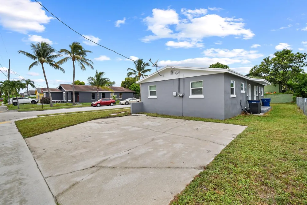 968 W 9TH STREET #A1 Riviera Beach, FL 33404