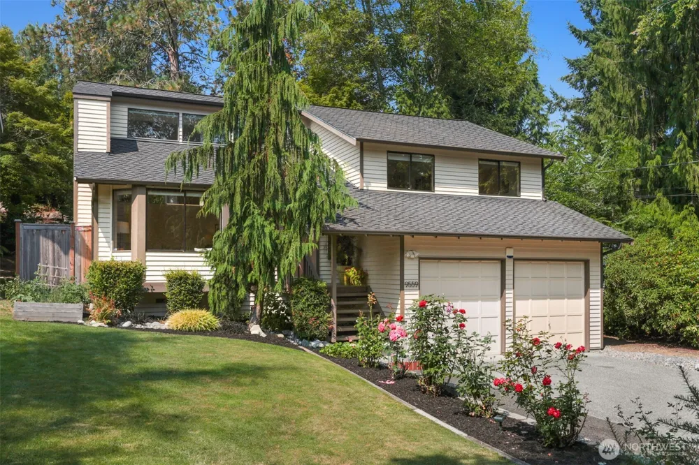 9559 45th Avenue NE Seattle, WA 98115