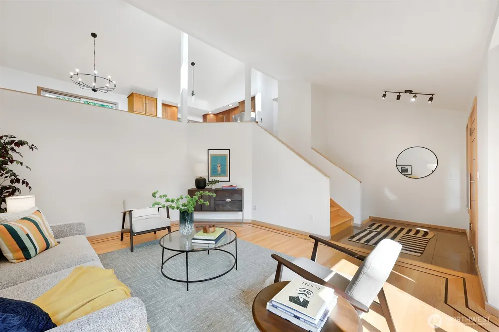 9559 45th Avenue NE Seattle, WA 98115