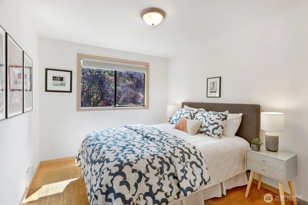 9559 45th Avenue NE Seattle, WA 98115