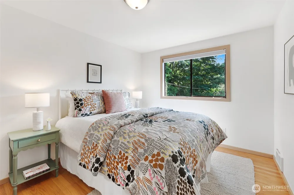 9559 45th Avenue NE Seattle, WA 98115