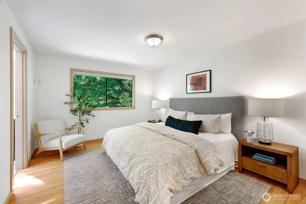 9559 45th Avenue NE Seattle, WA 98115