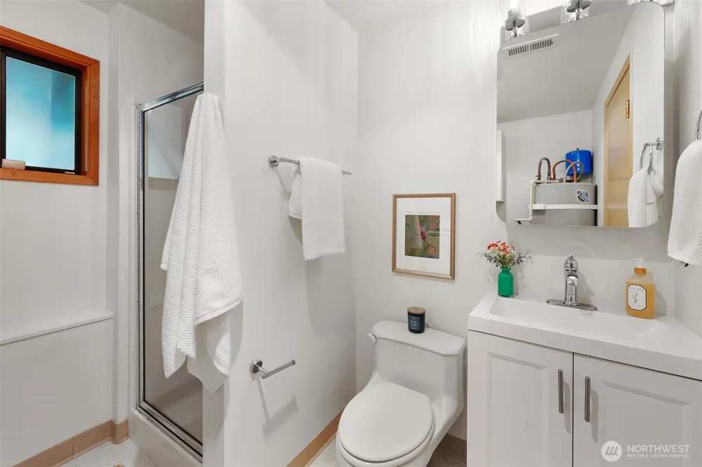 9559 45th Avenue NE Seattle, WA 98115