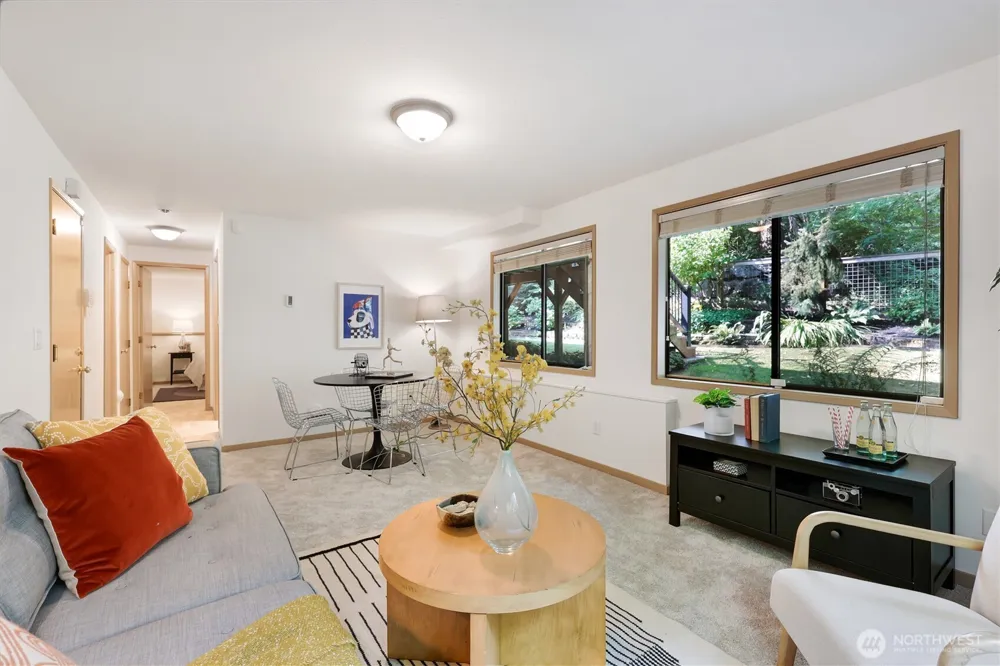 9559 45th Avenue NE Seattle, WA 98115