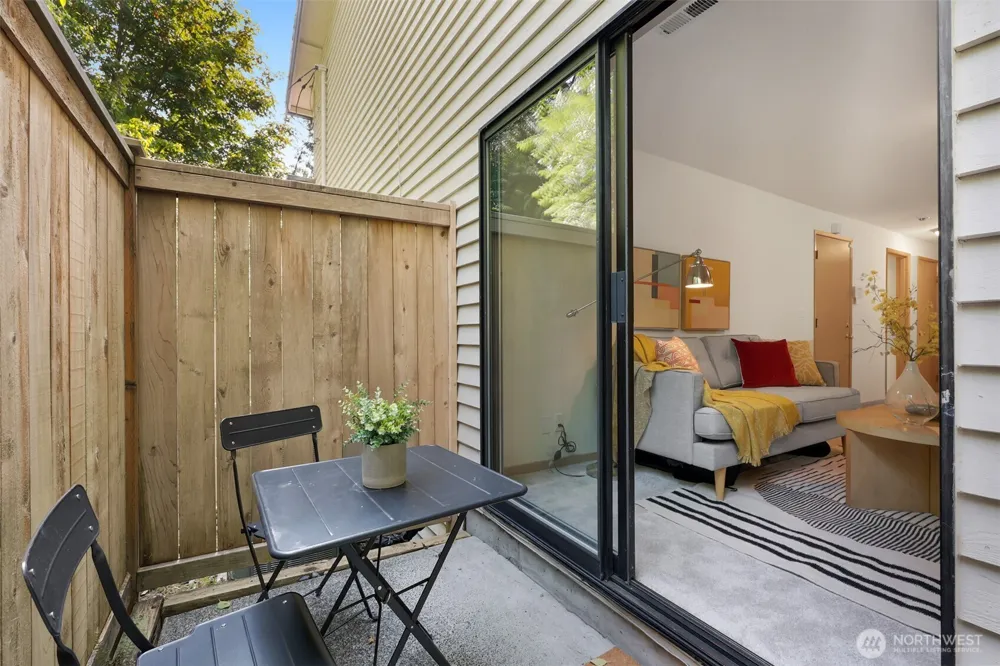 9559 45th Avenue NE Seattle, WA 98115