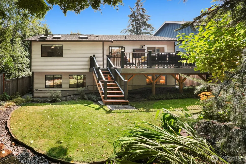 9559 45th Avenue NE Seattle, WA 98115