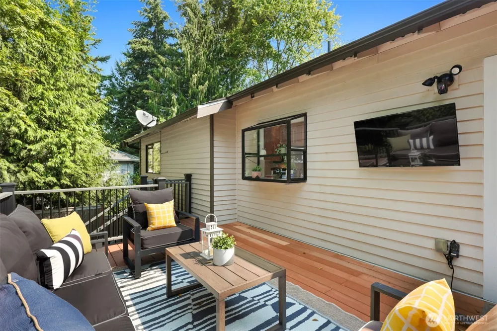 9559 45th Avenue NE Seattle, WA 98115