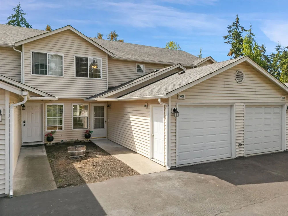 5608 99th Street Ct E Puyallup, WA 98373