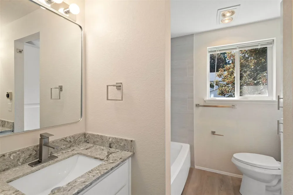 5608 99th Street Ct E Puyallup, WA 98373