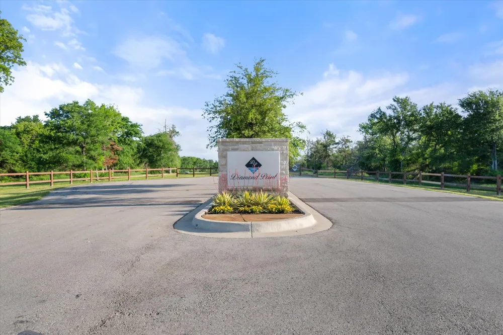 Diamond Point Corsicana, TX 75109