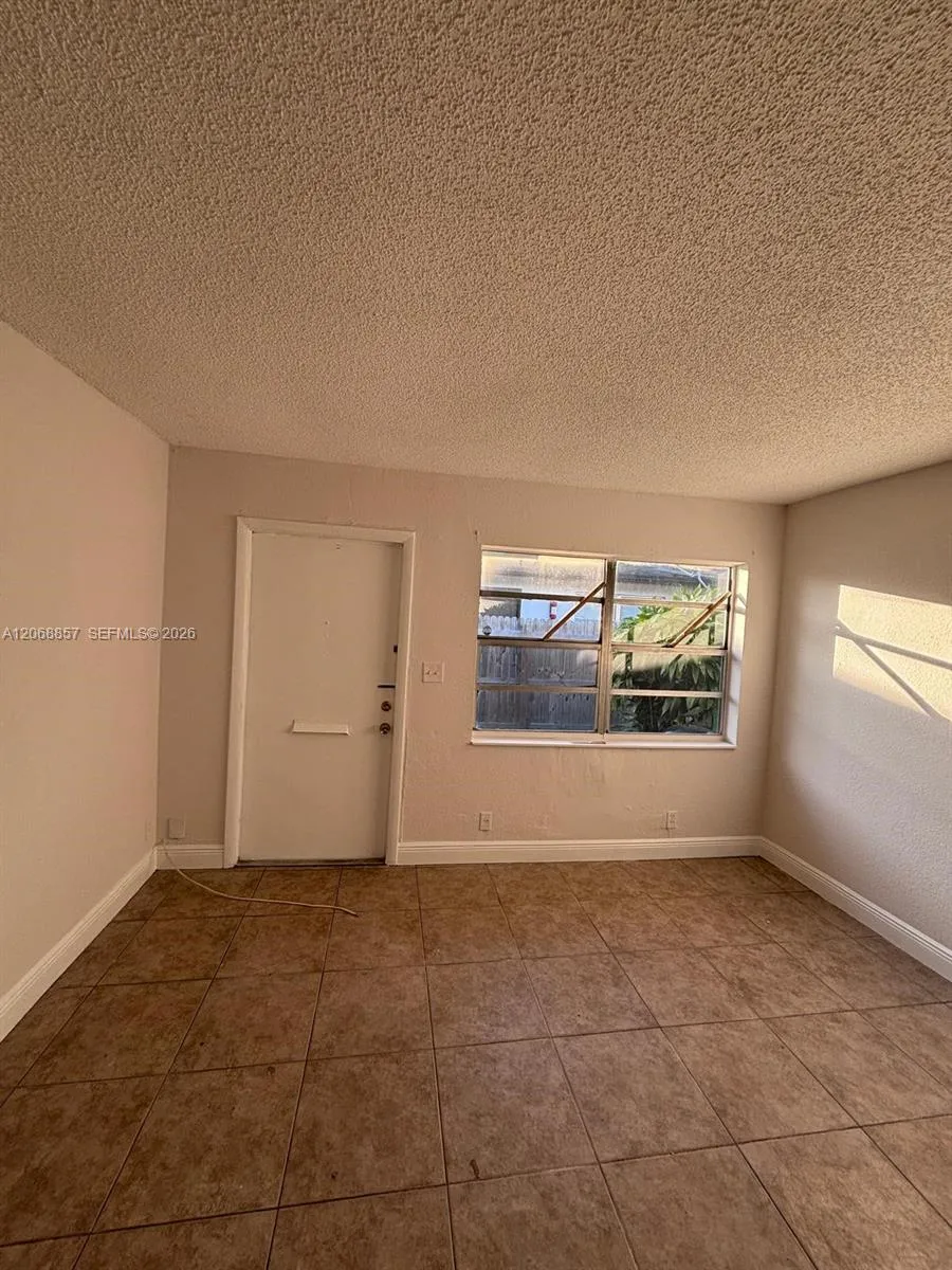 4145 SW 19th St #1 West Park, FL 33023