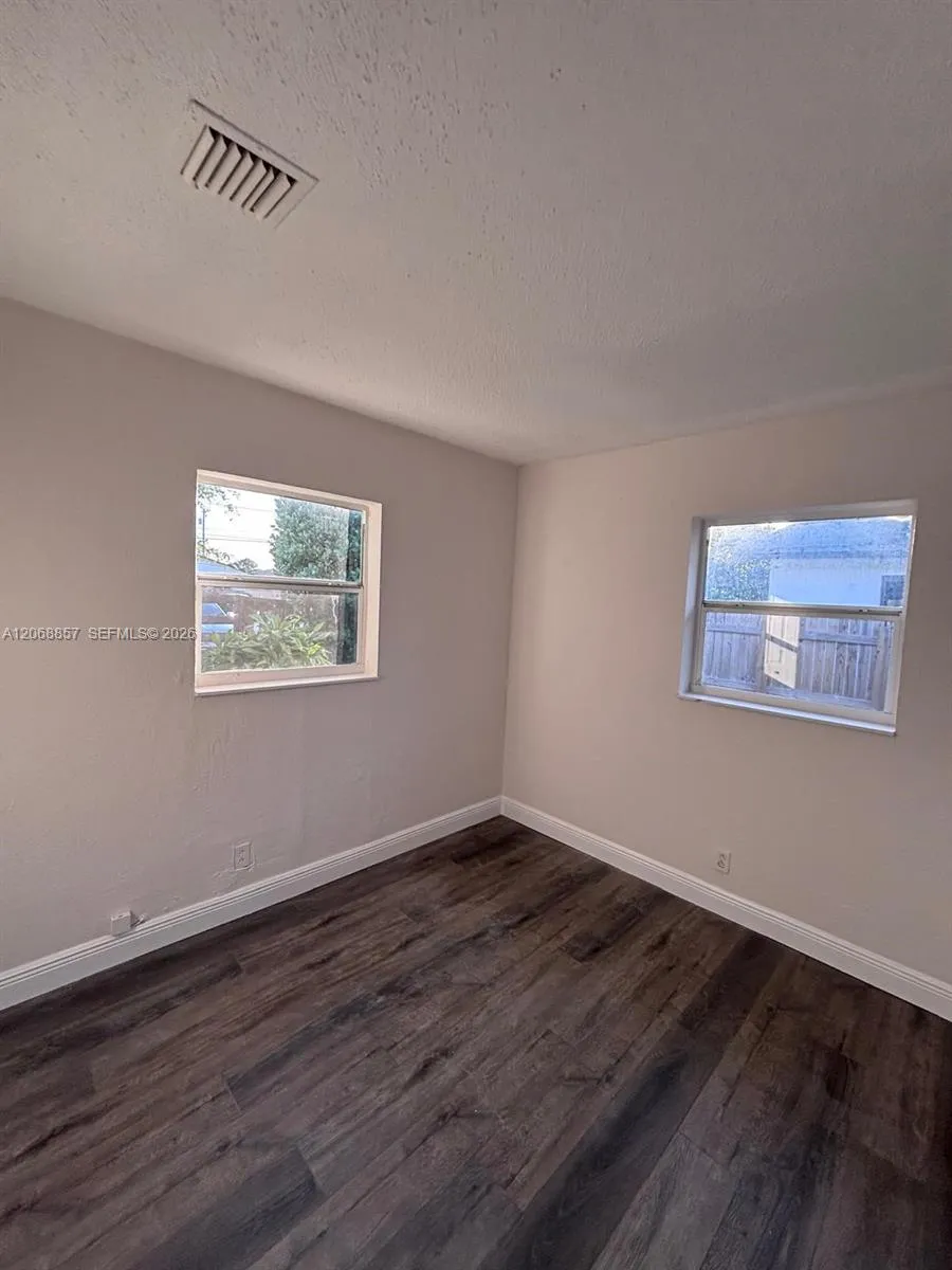 4145 SW 19th St #1 West Park, FL 33023