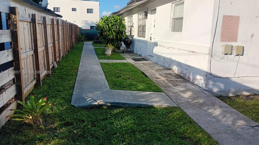 4145 SW 19th St #1 West Park, FL 33023