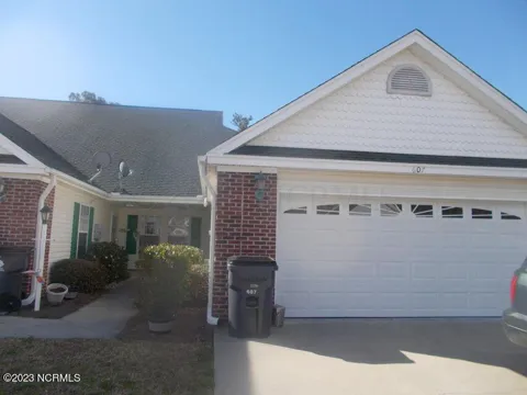 607 Sunset Oaks Lane