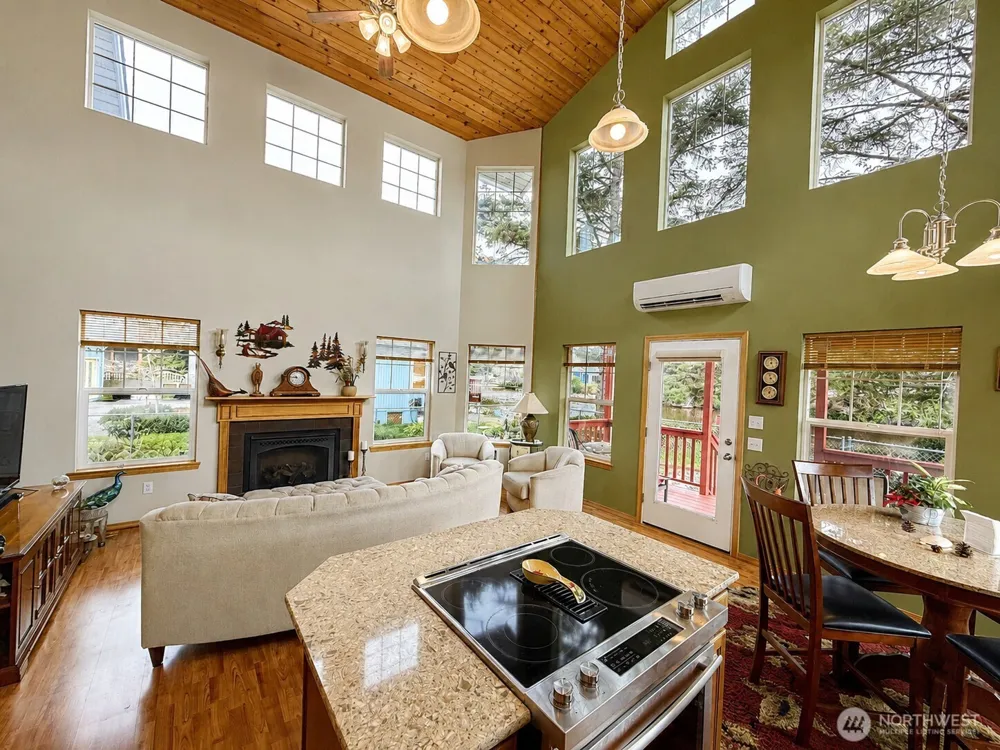 522 Point Brown Avenue SE Ocean Shores, WA 98569