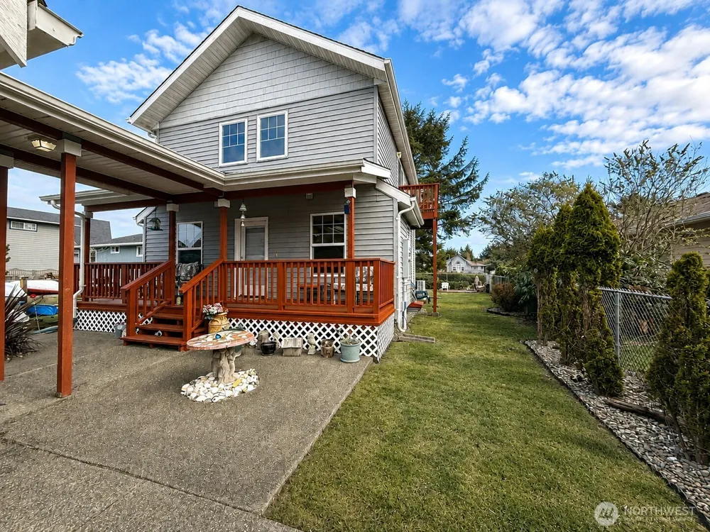 522 Point Brown Avenue SE Ocean Shores, WA 98569