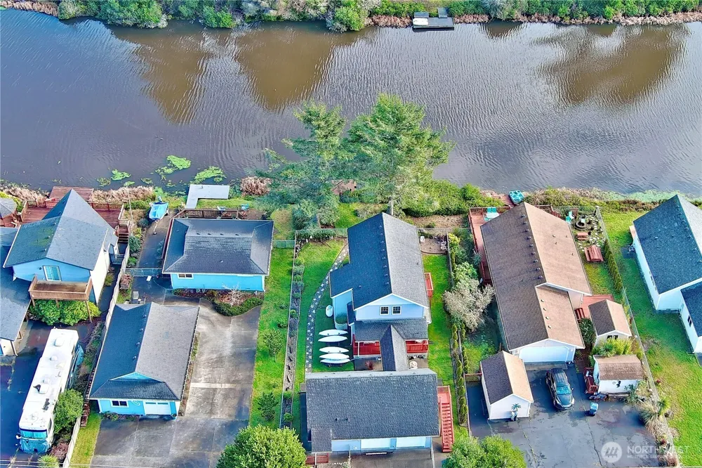 522 Point Brown Avenue SE Ocean Shores, WA 98569