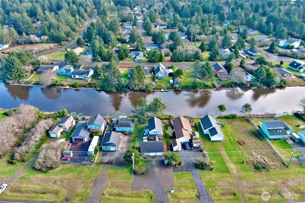 522 Point Brown Avenue SE Ocean Shores, WA 98569