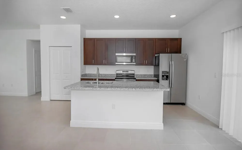 4033 SW 139TH STREET ROAD ocala, FL 34473