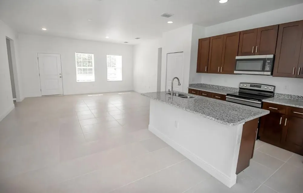 4033 SW 139TH STREET ROAD ocala, FL 34473