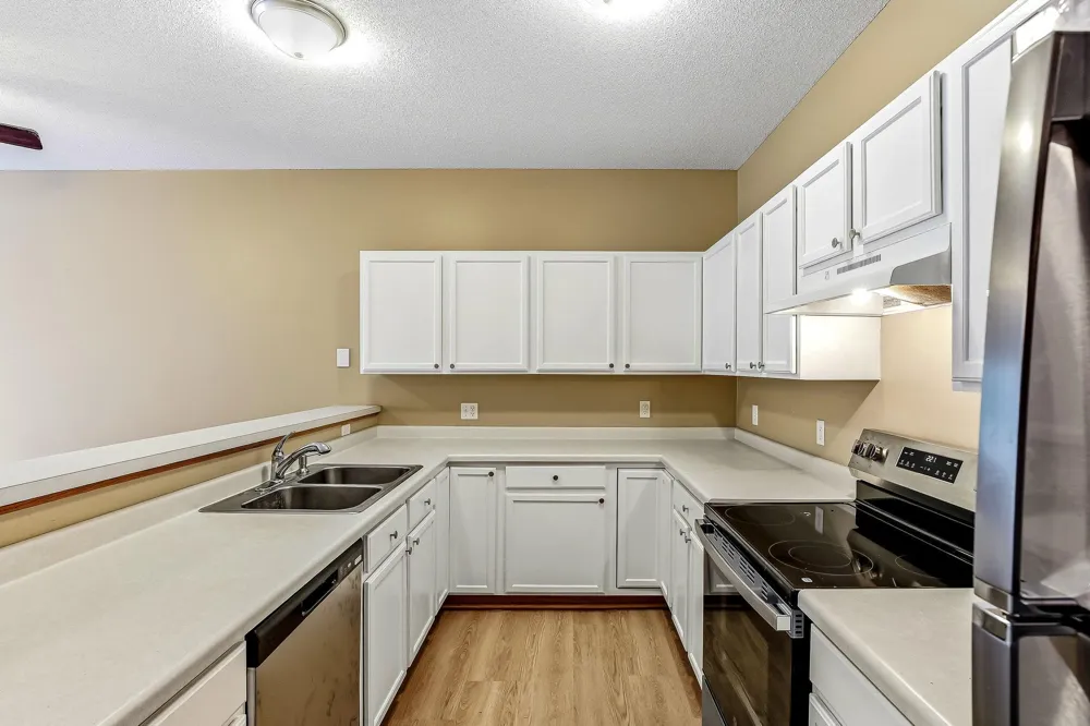 428 Willoughby Way W Minnetonka, MN 55305