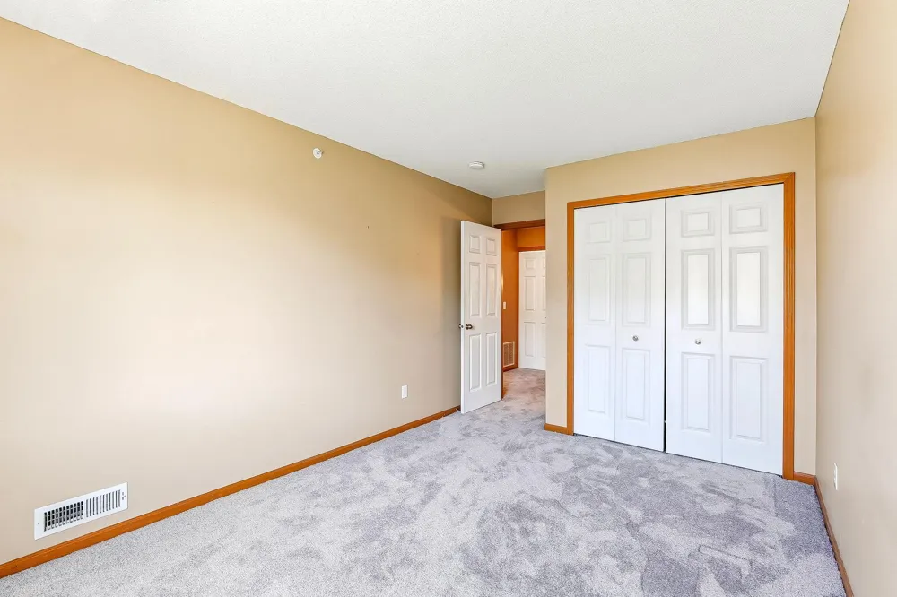 428 Willoughby Way W Minnetonka, MN 55305