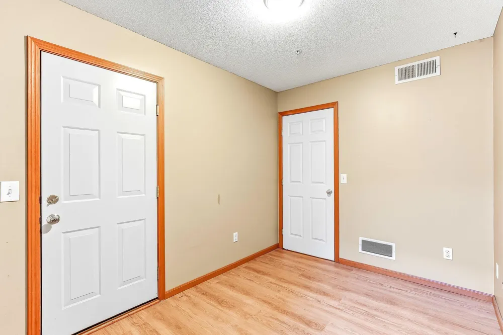 428 Willoughby Way W Minnetonka, MN 55305