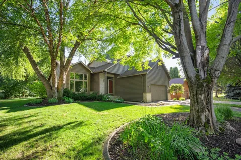 960 Wildflower Court