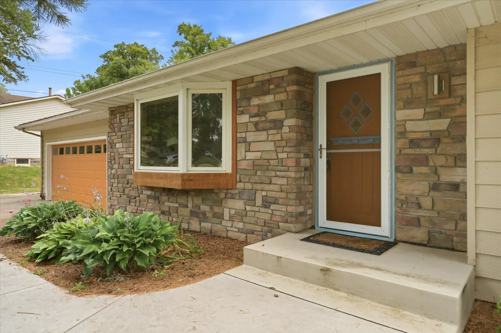 112 Willow Drive SW Saint Michael, MN 55376