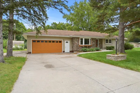 112 Willow Drive SW