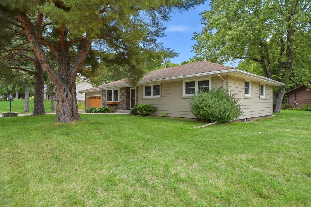 112 Willow Drive SW Saint Michael, MN 55376