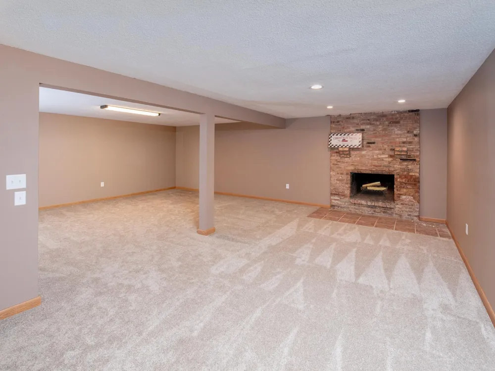 1801 River Hills Drive Burnsville, MN 55337