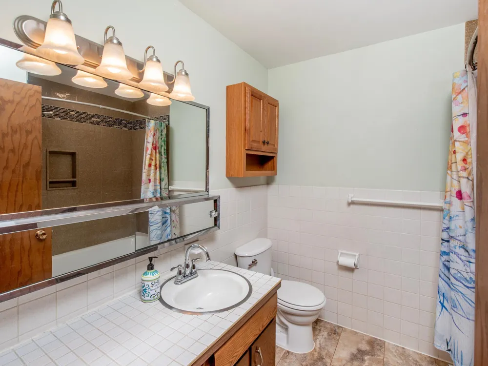 1801 River Hills Drive Burnsville, MN 55337