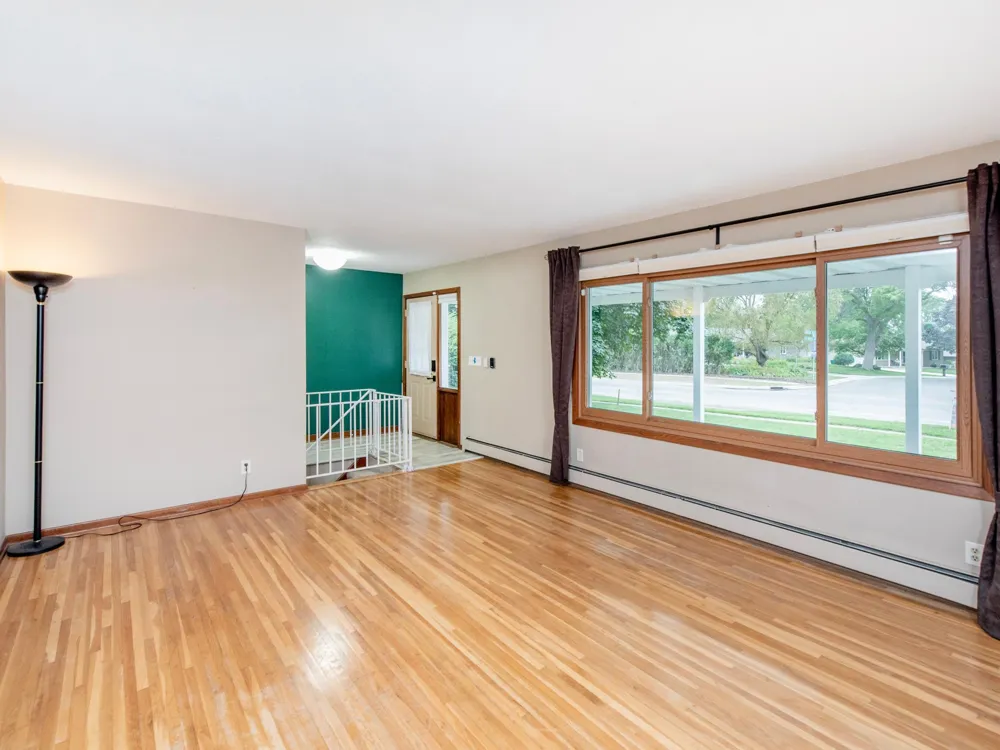1801 River Hills Drive Burnsville, MN 55337