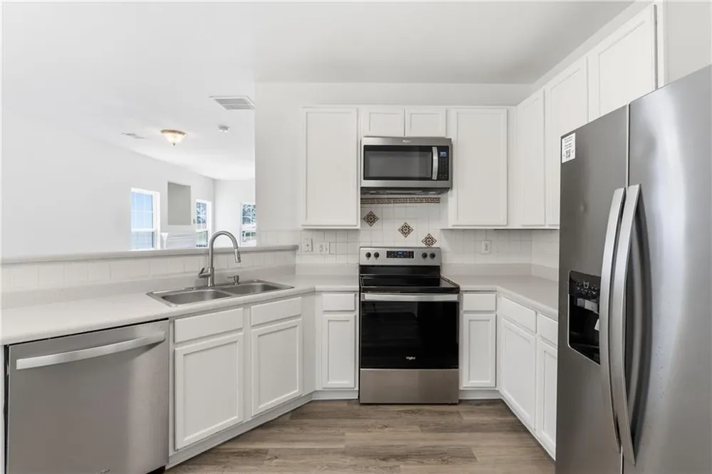 7062 Brookview Creek Riverdale, GA 30274
