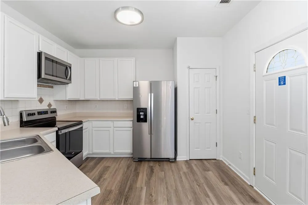 7062 Brookview Creek Riverdale, GA 30274